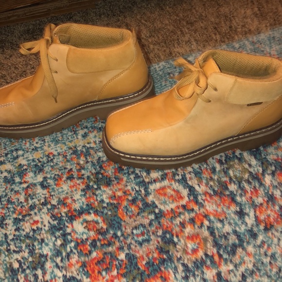 Rare retro Lugz. Mid boot/ shoe in camel color main image 7